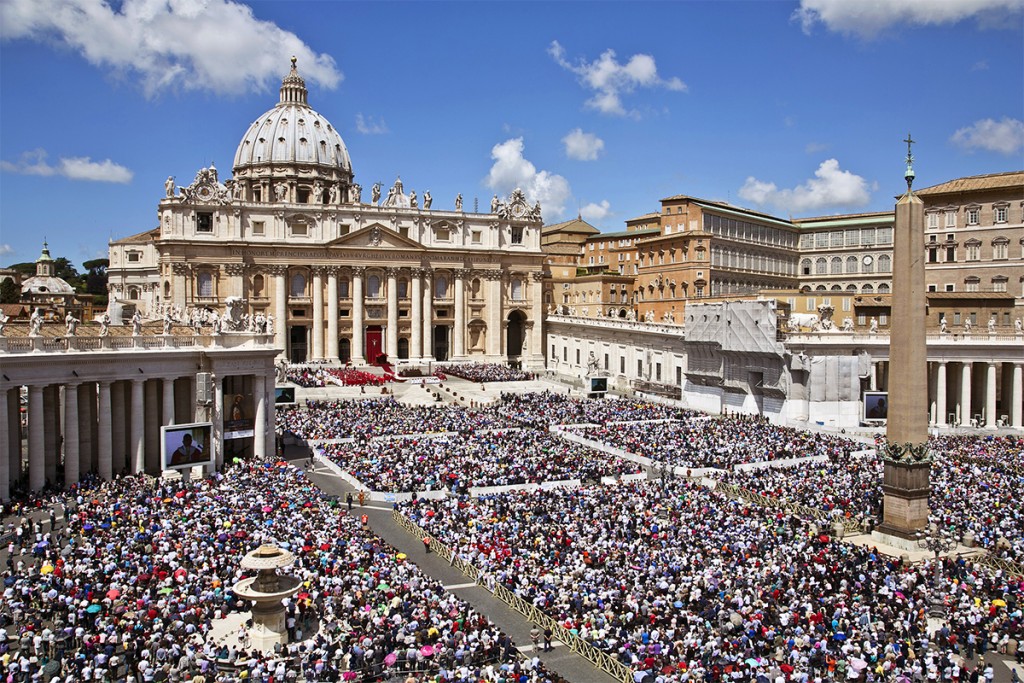 Citta' del Vaticano, 19-05-2013. La Santa Messa di Pentecoste nella giornata dei movimenti religiosi.